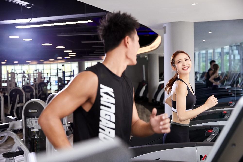 当健身房的空气变成“隐形杀手”：你的汗水可能白流了！