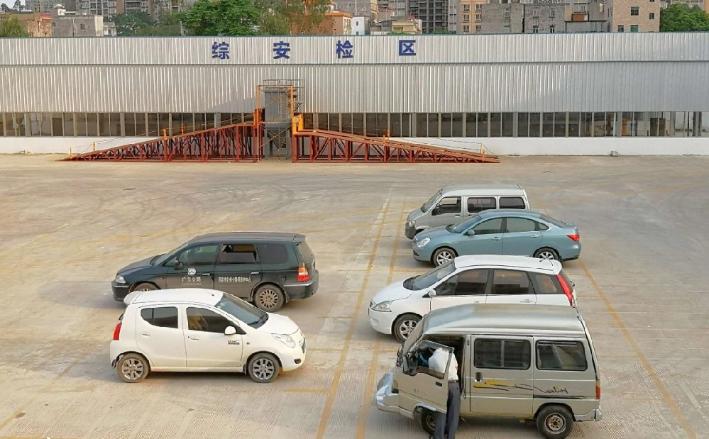 别让“眼睛”变“凶器”！汽车灯光检验详解：您的车灯真的合格吗？